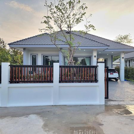 Baan Dalah Buriram Villa Exterior foto